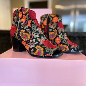 Crowne Vintage Open Toe Embroidered Tapestry Frankie Bootie